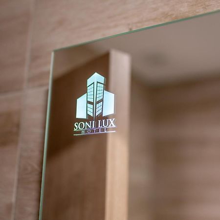 Hotel Soni Lux Тузла Екстериор снимка