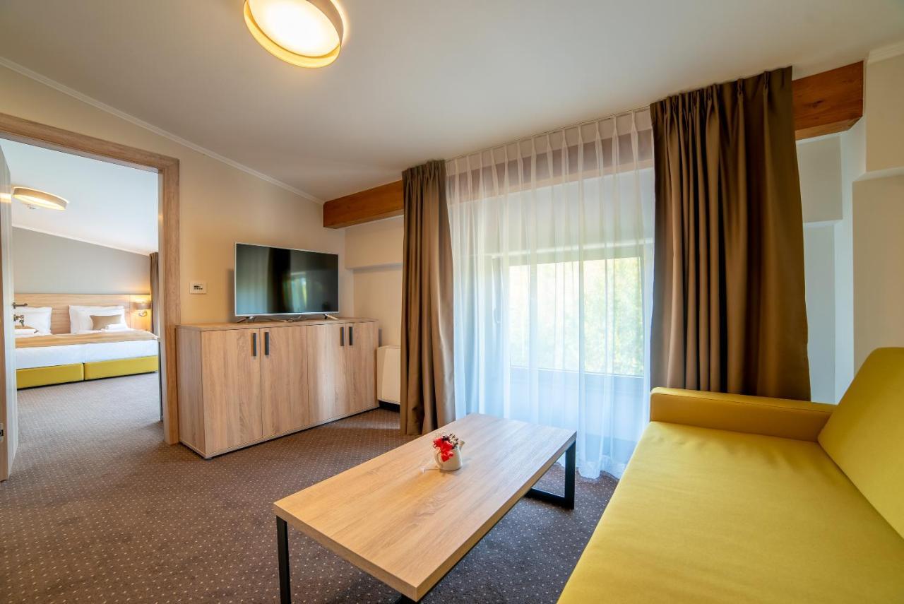 Hotel Soni Lux Тузла Екстериор снимка