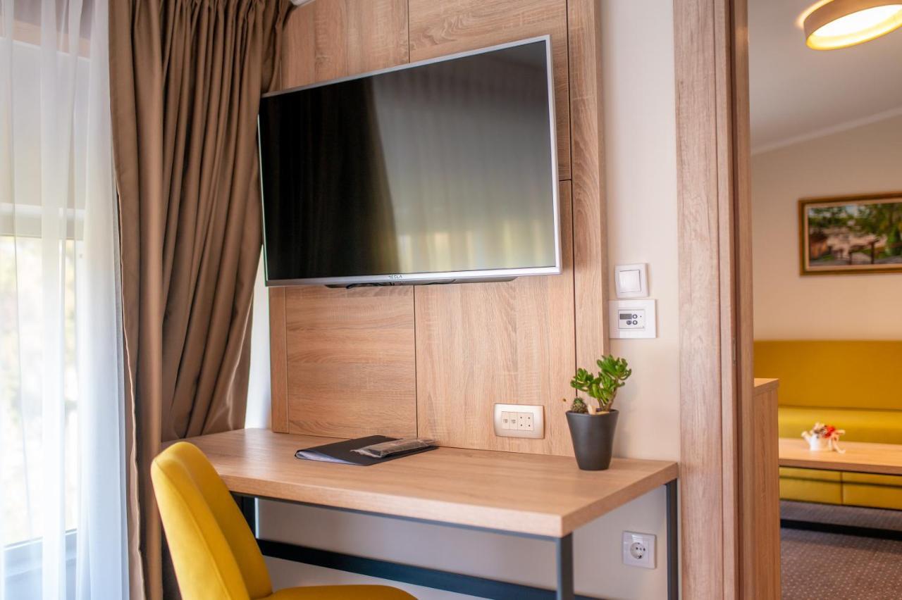 Hotel Soni Lux Тузла Екстериор снимка