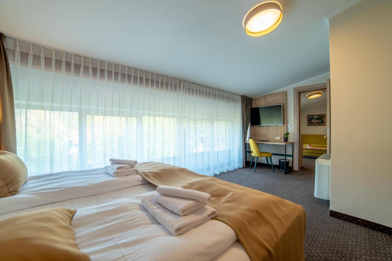 Hotel Soni Lux Тузла Екстериор снимка