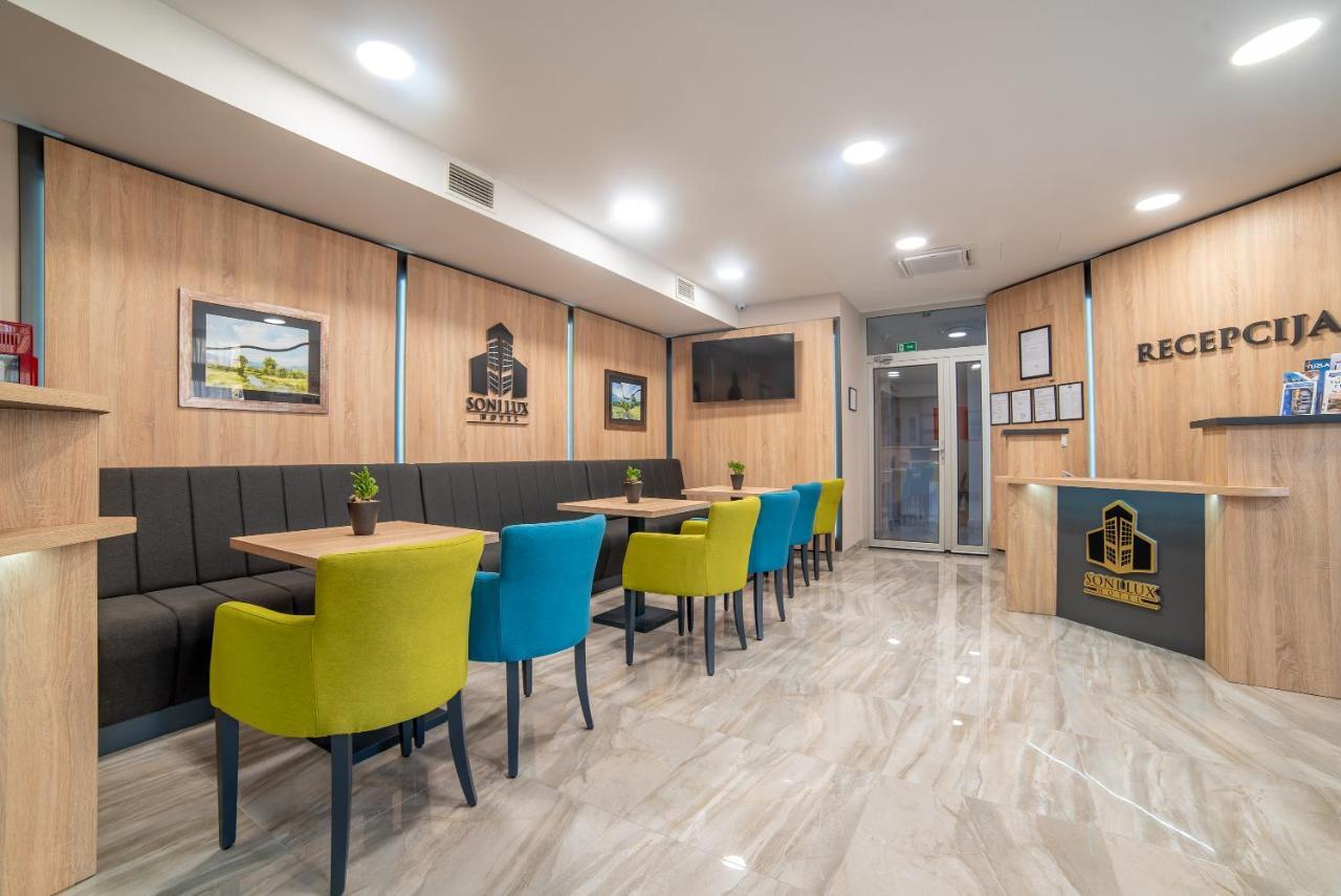 Hotel Soni Lux Тузла Екстериор снимка