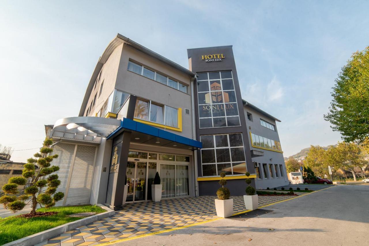 Hotel Soni Lux Тузла Екстериор снимка