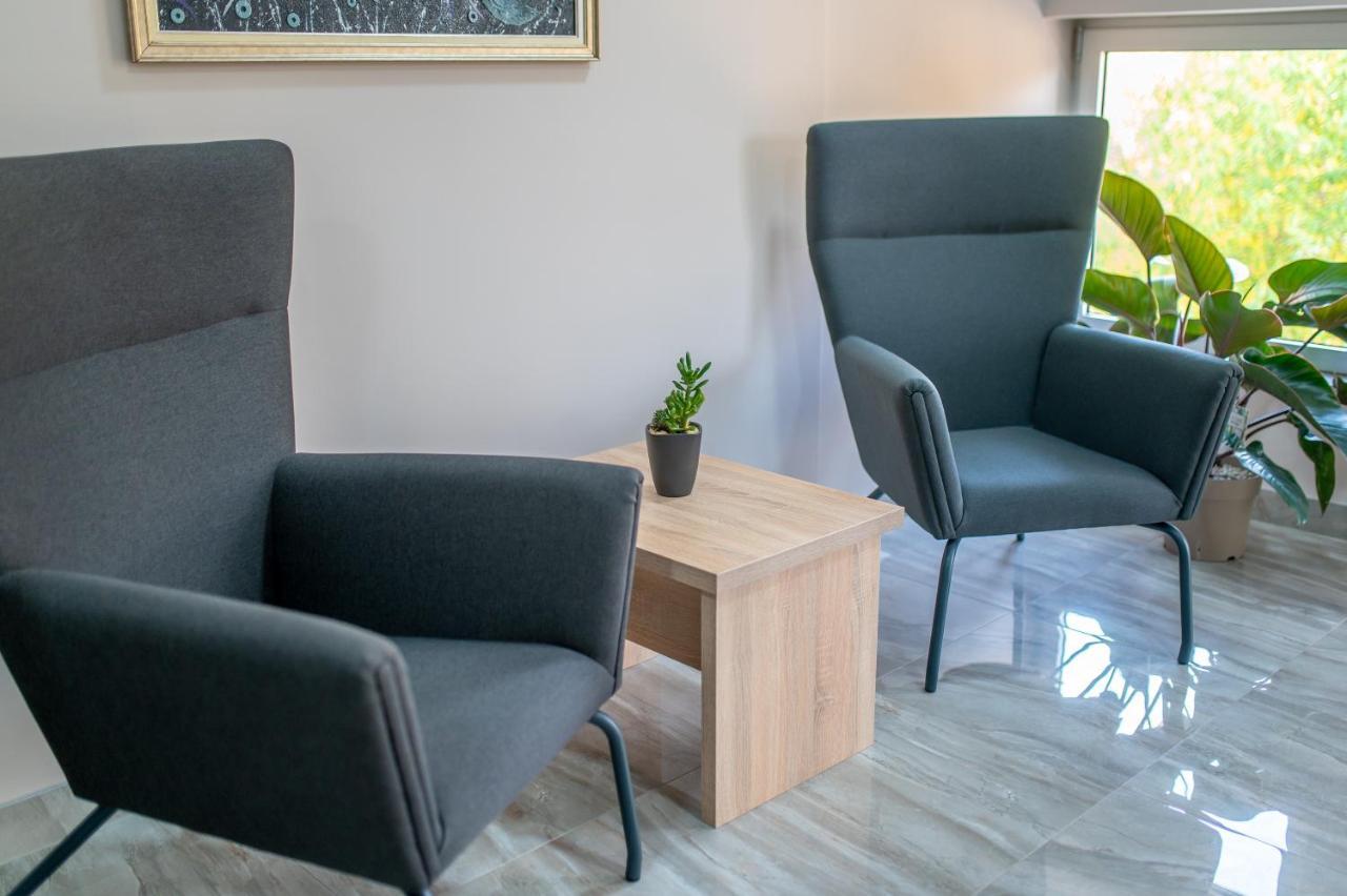Hotel Soni Lux Тузла Екстериор снимка
