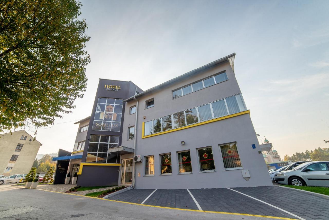 Hotel Soni Lux Тузла Екстериор снимка