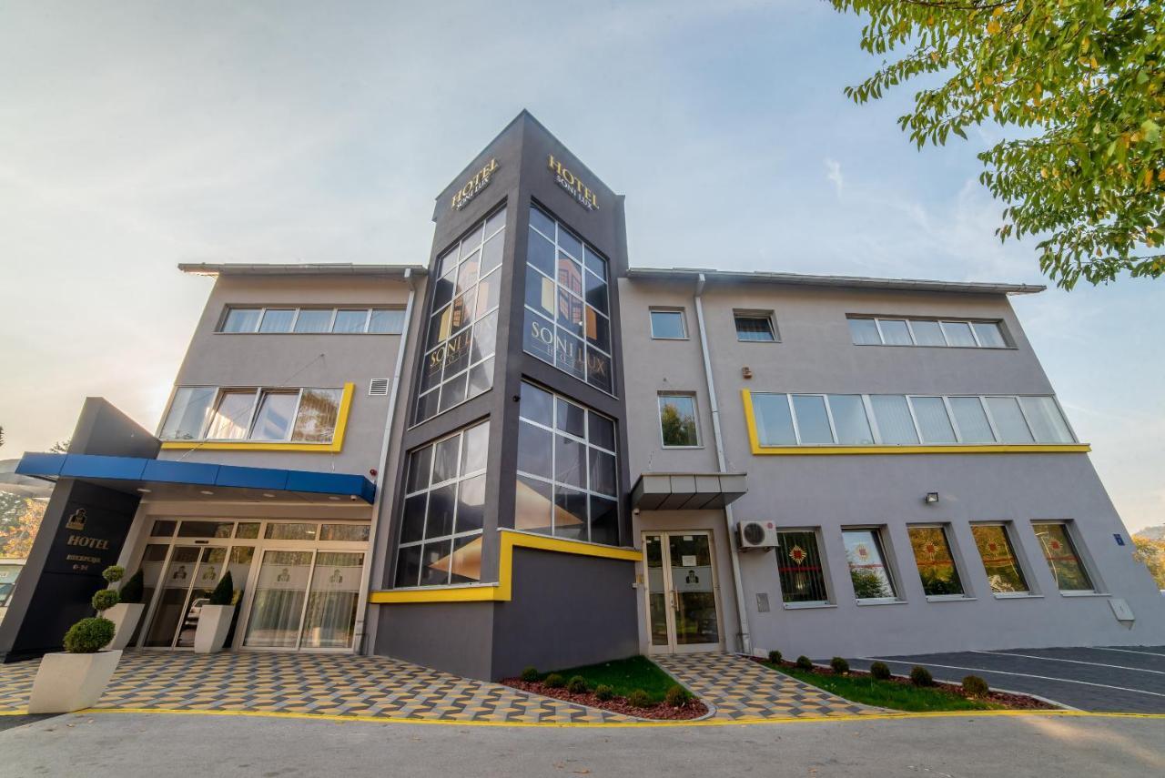 Hotel Soni Lux Тузла Екстериор снимка