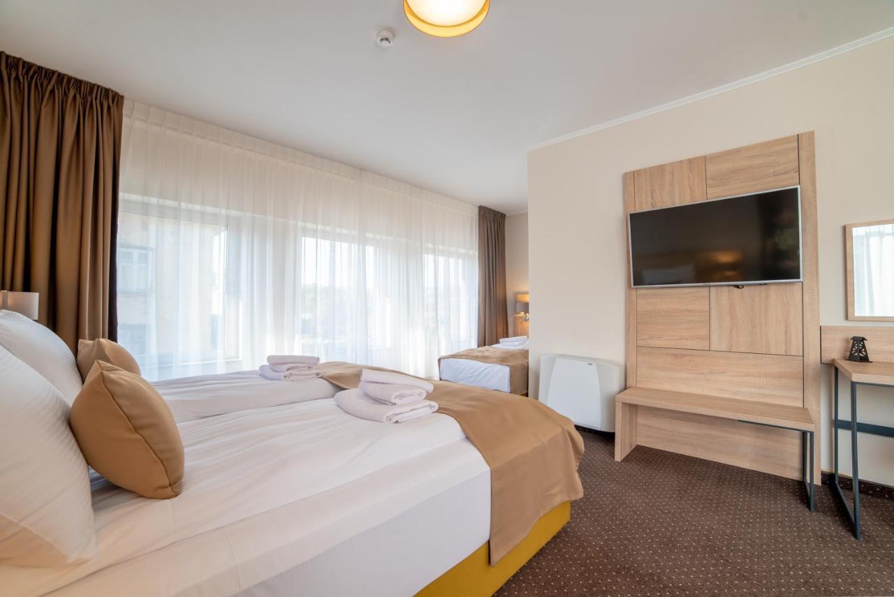 Hotel Soni Lux Тузла Екстериор снимка