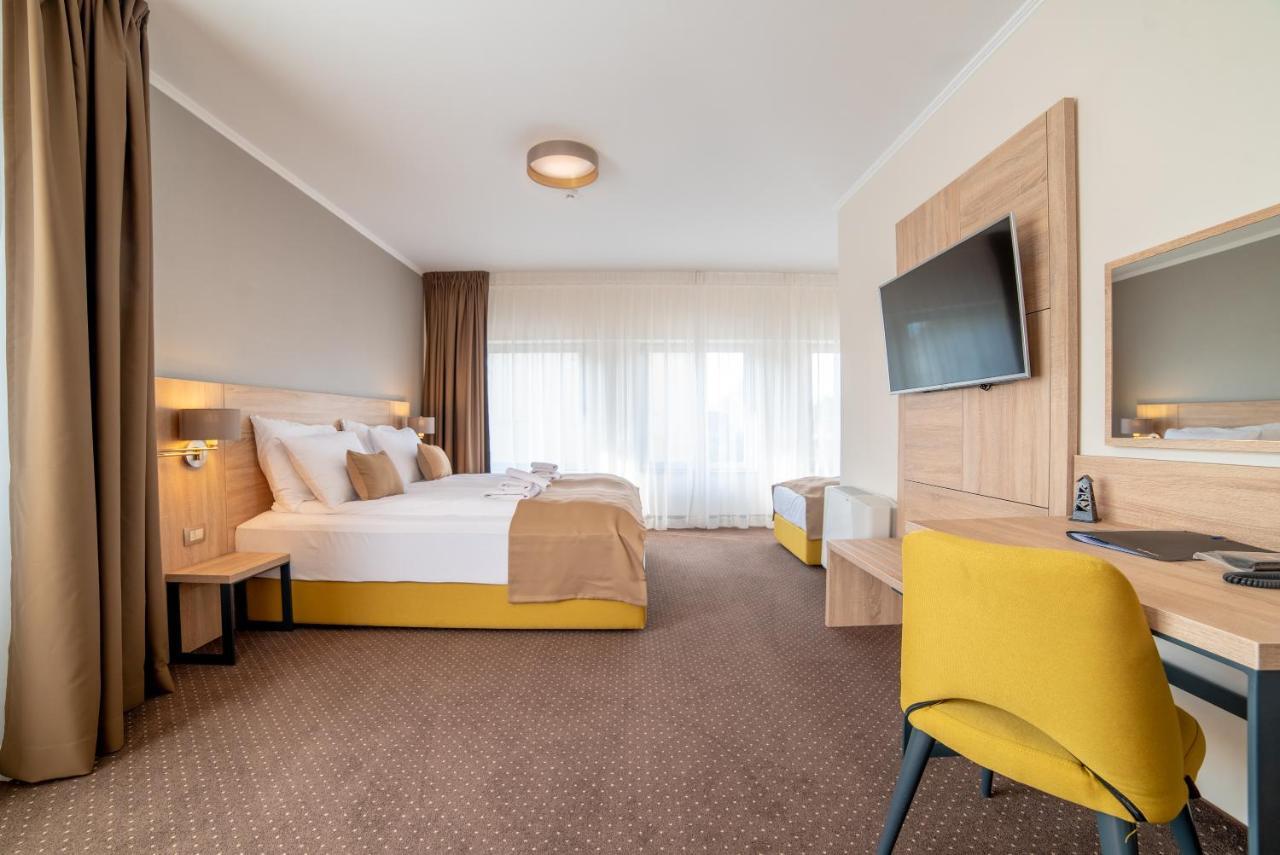 Hotel Soni Lux Тузла Екстериор снимка