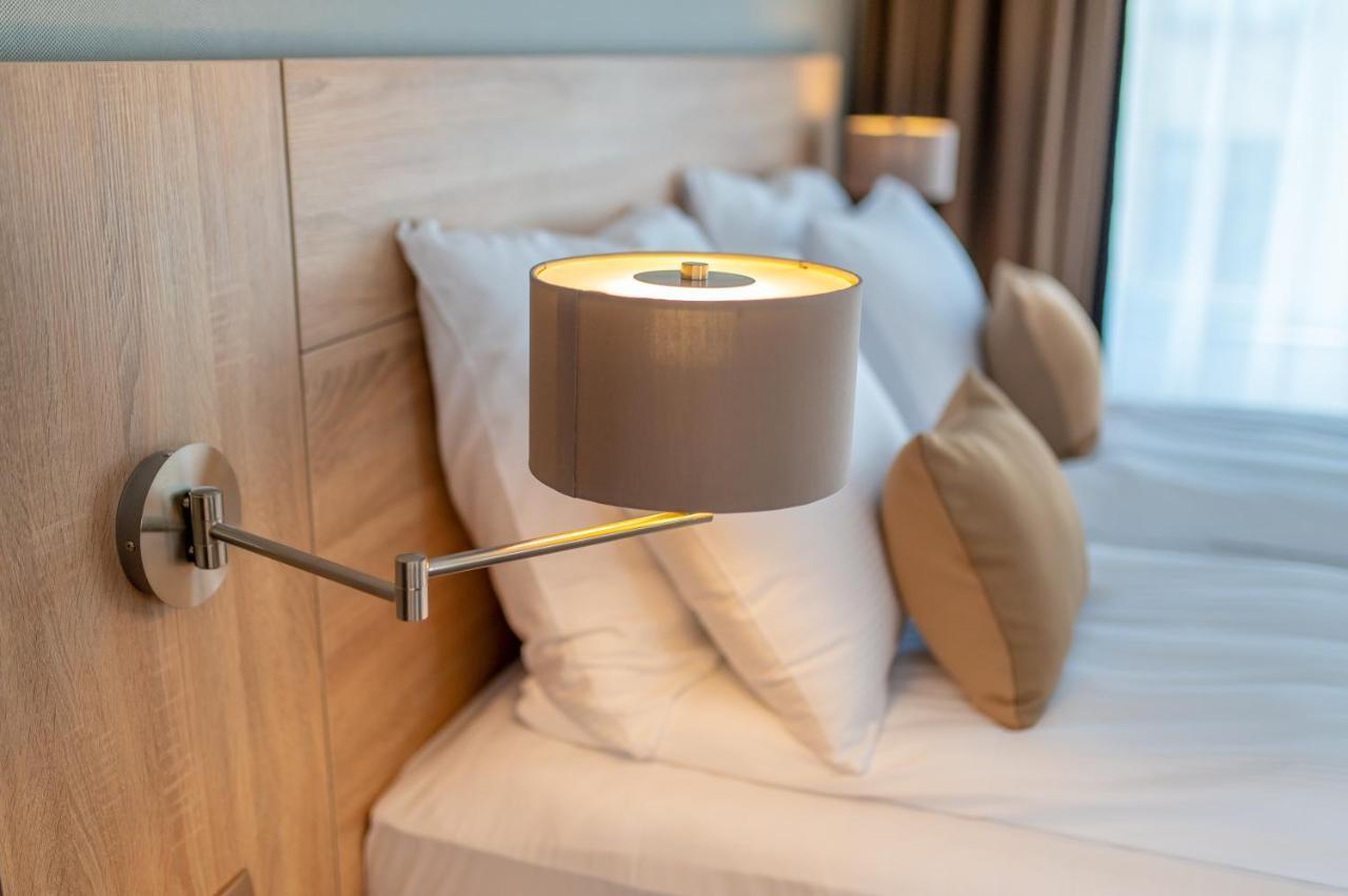 Hotel Soni Lux Тузла Екстериор снимка