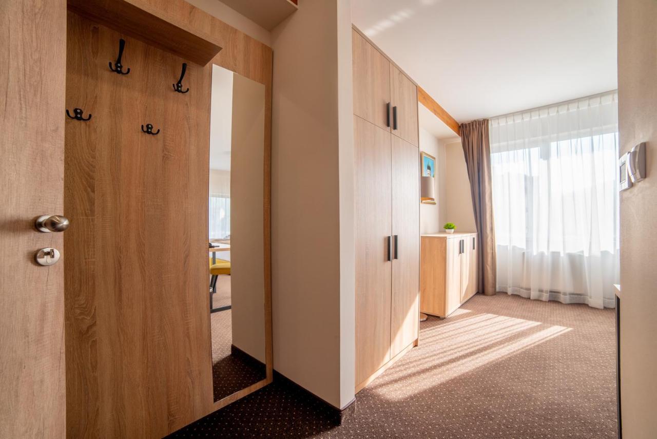 Hotel Soni Lux Тузла Екстериор снимка