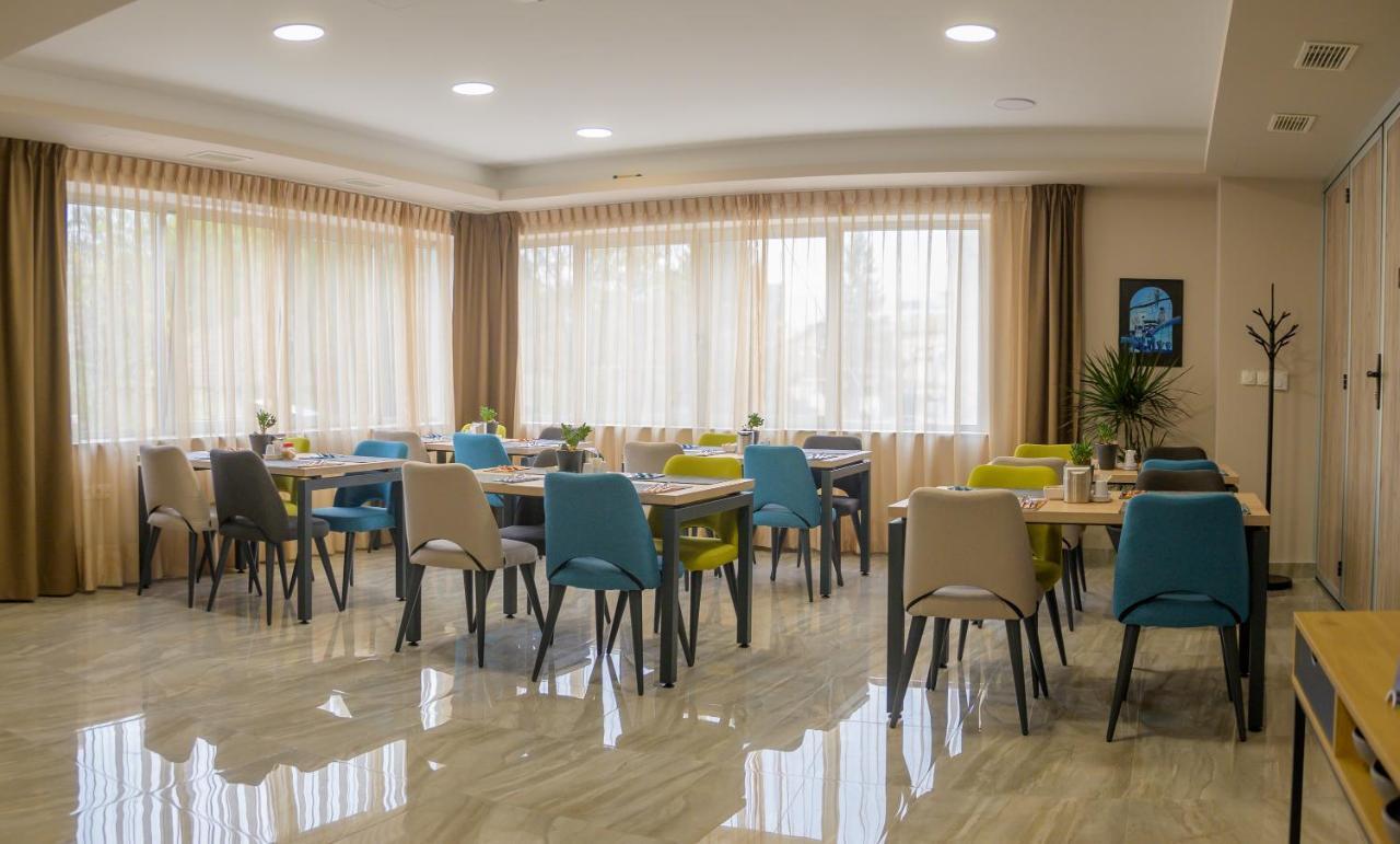 Hotel Soni Lux Тузла Екстериор снимка