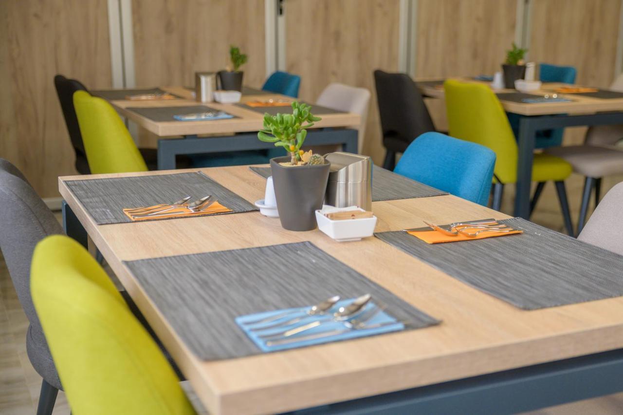 Hotel Soni Lux Тузла Екстериор снимка