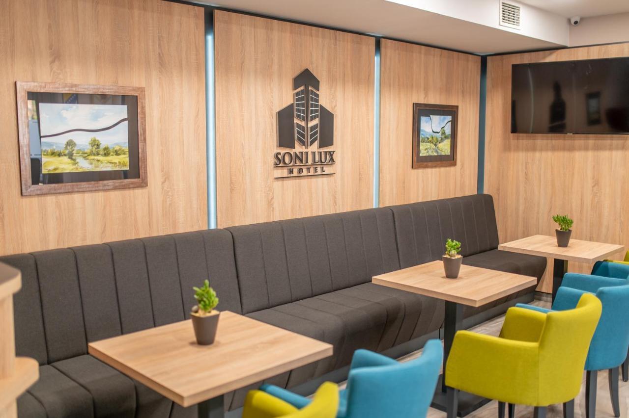 Hotel Soni Lux Тузла Екстериор снимка