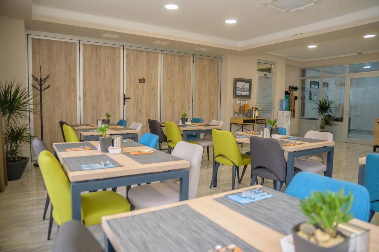 Hotel Soni Lux Тузла Екстериор снимка